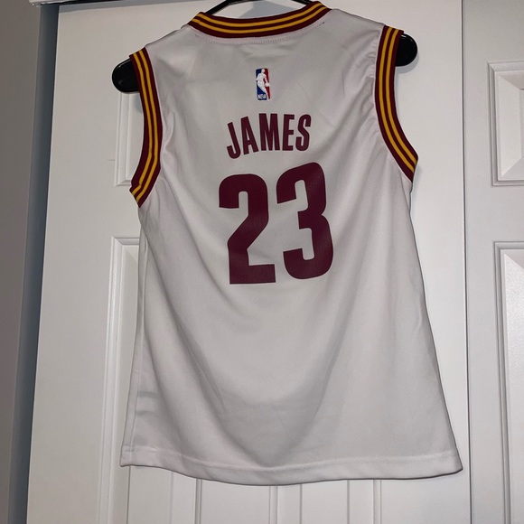 Cleveland Cavaliers Lebron James Jersey - Picture 2 of 4